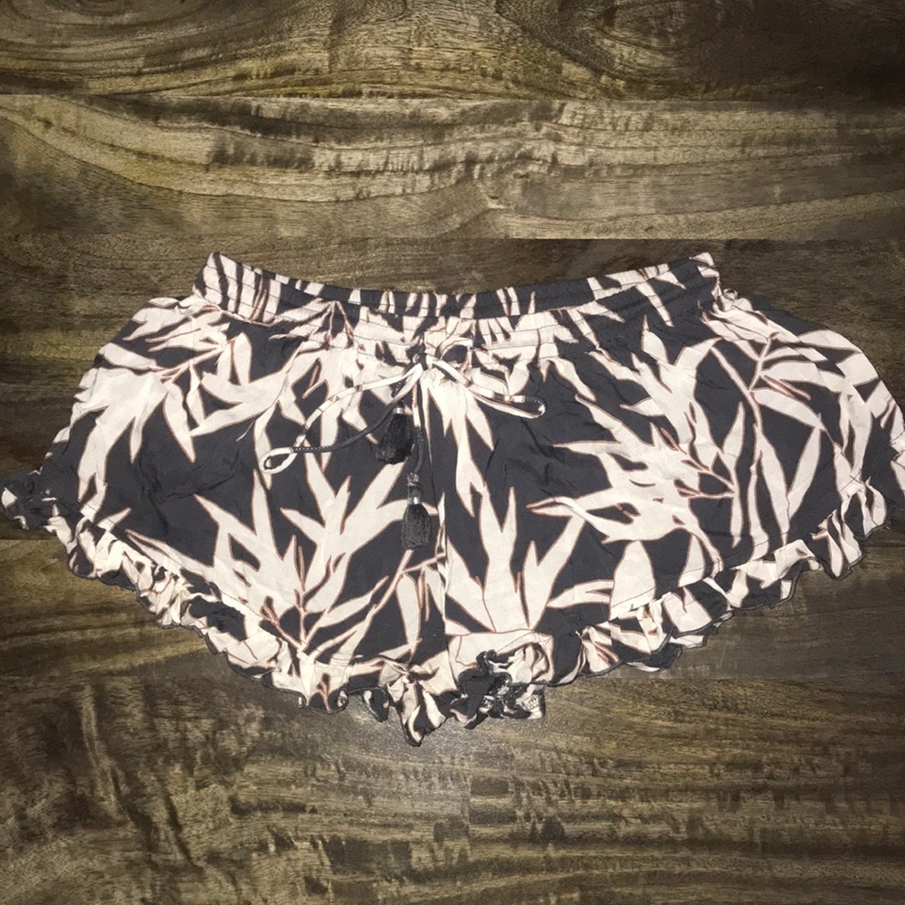 Tropical Summer shorts! 🌴